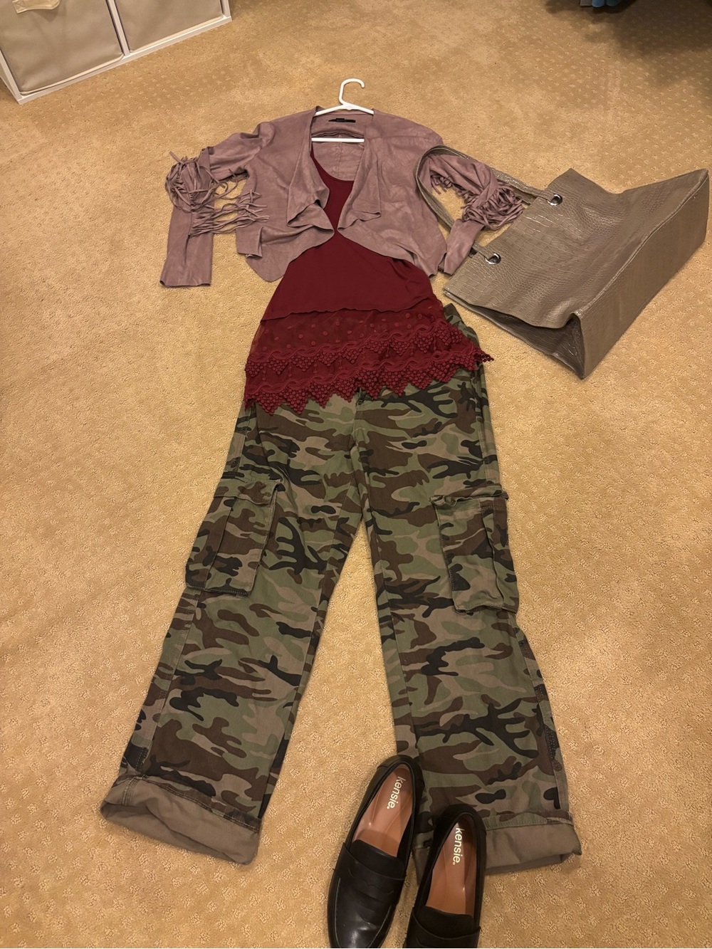 Women’s FALL 2026 Fashion Staple Piece CAMO Cargo Pants -sz XS